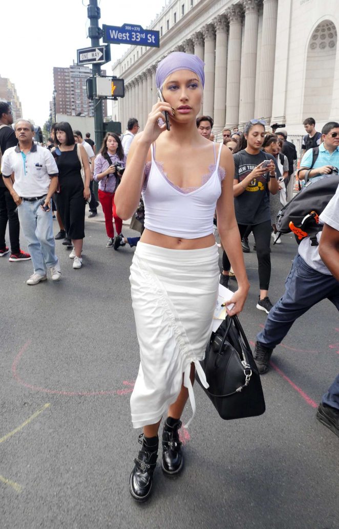 Hailey Baldwin Out and About in NYC May 23, 2016 – Star Style